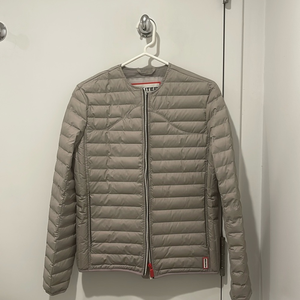 Hunter lightweight puffer. SMALL. Excellent condition - barely worn.